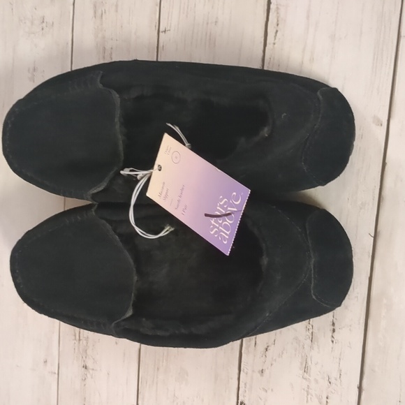Black Stars Above Moccasin Suede Slippers with Faux Fur Inside - Picture 8 of 9